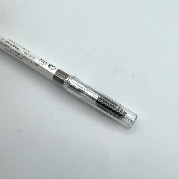 True & Luscious Brow Definer Pencil (Blonde) - Picture 4 of 4